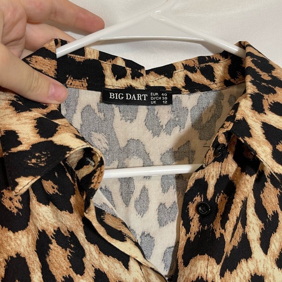 Chic Leopard Button Down Shirt - Picture 2 of 5
